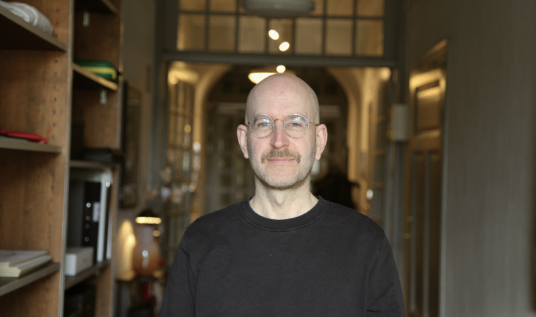 En bild på grundaren